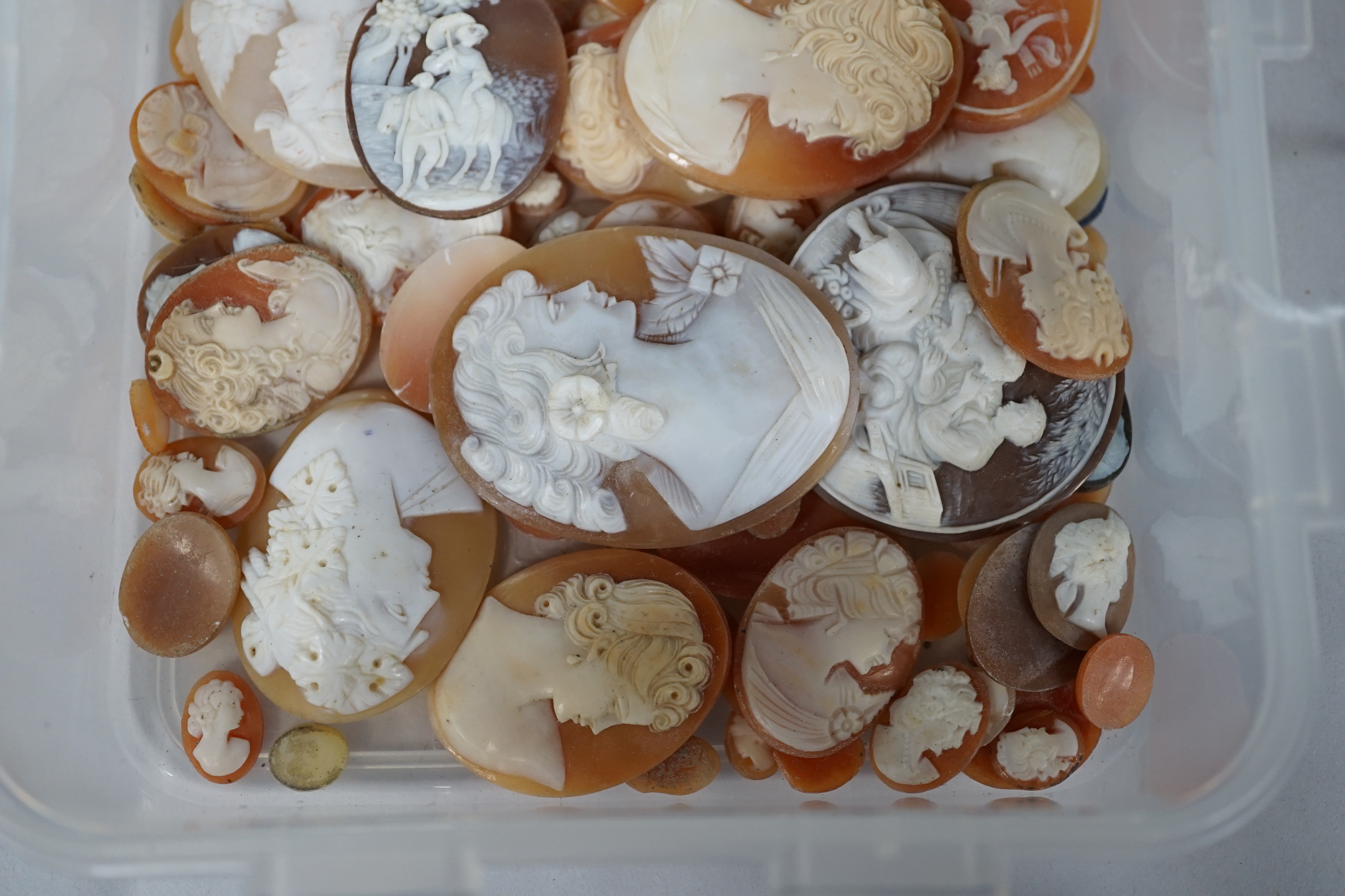 A quantity of assorted unmounted mainly cameo shells, largest 53mm. Condition - poor to fair to good